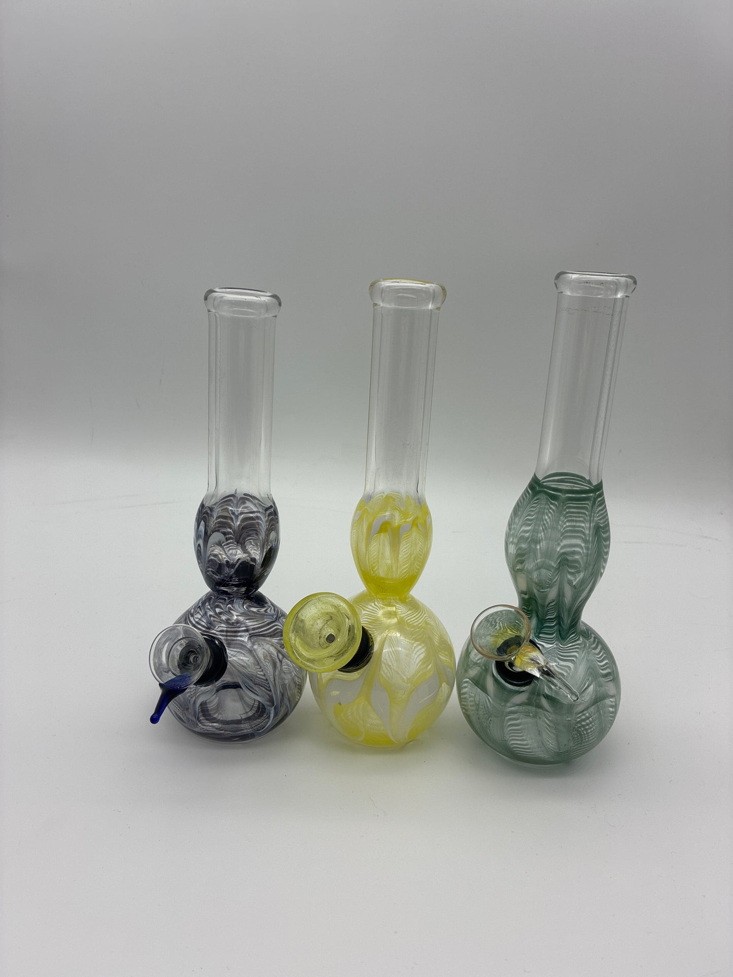 8” Beaker-Bulb Style Water Pipe with Pull Bowl